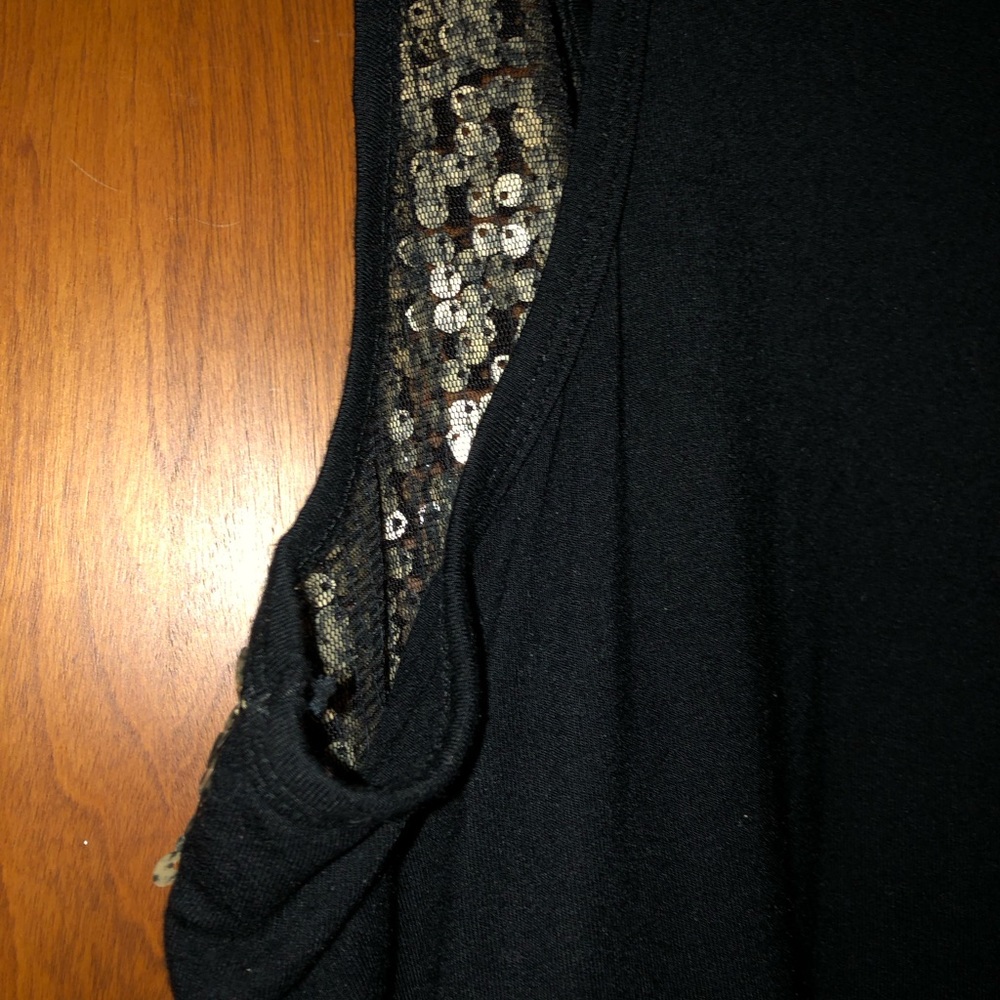 Buckle BKE boutique gold sequin top. Size M. NWOT - Picture 7 of 12